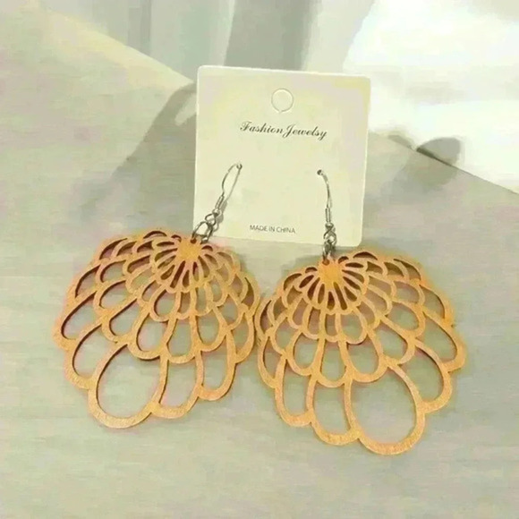 NWT Boho Fashionable Earrings by Ellie Boutique ❤️ - Picture 1 of 1